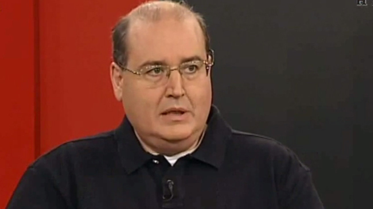 Πάτρα- Τώρα: Φοιτητές συγκεντρωμένοι στο πάνω μέρος της πλατείας Γεωργίου, ενόψει της παρουσίας Φίλη στον Εμπορικό