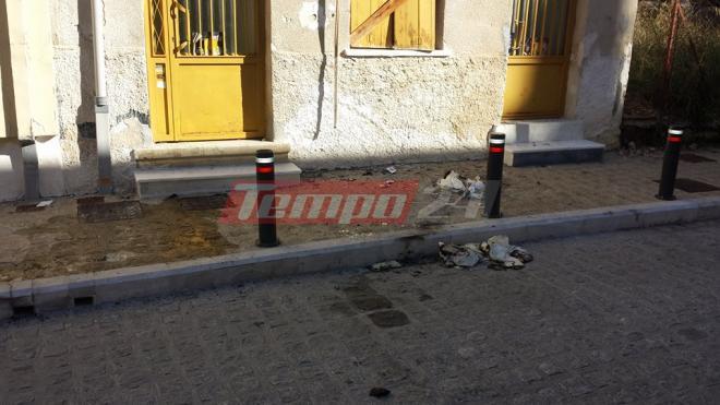 Πάτρα: Πυροσβέστες διέσωσαν γυναίκα από φλεγόμενο εγκαταλελειμμένο σπίτι - ΦΩΤΟ