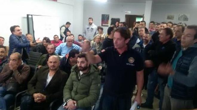 Πάτρα - Σύλλογος Καταστημάτων Εστίασης και Αναψυχής: Έπεσαν ... "γαλλικά" στην εκλογοαπολογιστική συνέλευση! Καρέ καρέ η επεισοδιακή συνάντηση των επαγγελματιών - ΔΕΙΤΕ ΒΙΝΤΕΟ