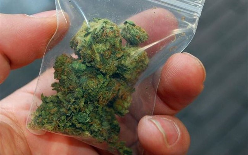 Ηλεία: Στη "φάκα" τρία άτομα για κατοχή ναρκωτικών ουσιών