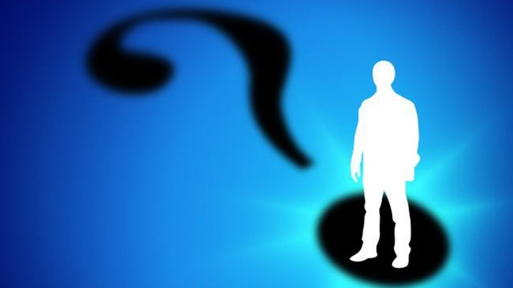 Ποιος δήλωσε ότι θα βγει γυμνός στο Σύνταγμα τα Χριστούγεννα - ΒΙΝΤΕΟ