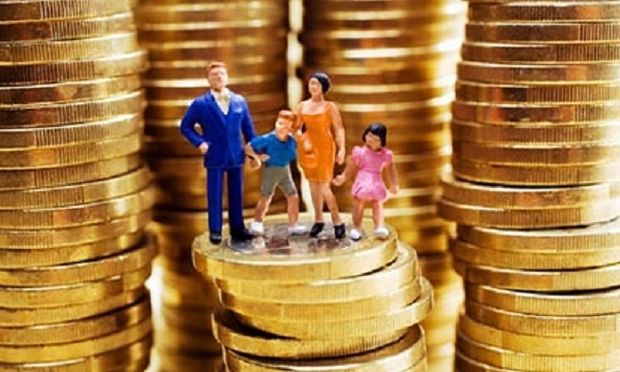 Σήμερα η ώρα της κρίσης για οικογενειακά επιδόματα και επανυπολογισμό των συντάξεων