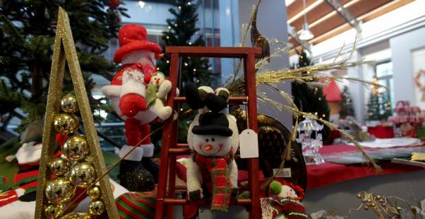 Πάτρα: Ξεκίνησε το εορταστικό ωράριο