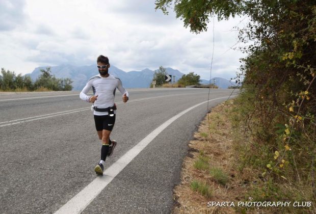 Ο Πατρινός δρομέας της "Φλόγας" Ανδρέας Κριπαρόπουλος - Διένυσε σε 32 ώρες και 20 λεπτά, Ακρόπολη - Σπάρτη - ΦΩΤΟ