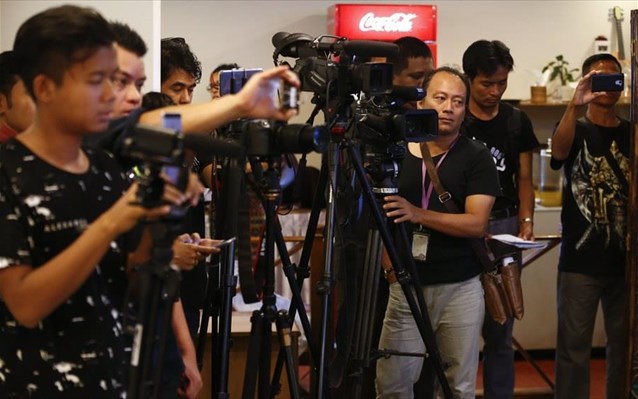 Μιανμάρ: Με τις οικογένειές τους θα συναντηθούν οι προφυλακισμένοι δημοσιογράφοι