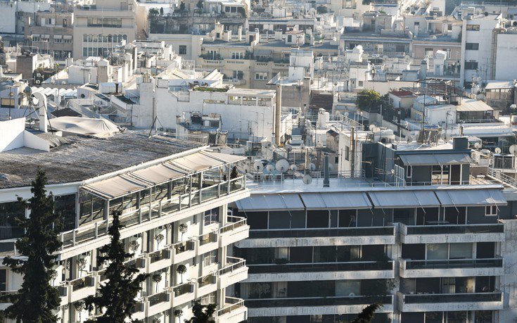 Τι αλλάζει στις μεταβιβάσεις ακινήτων για όσους χρωστούν στην εφορία