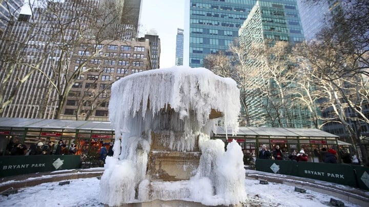 Σε κλοιό φονικής κακοκαιρίας η Ευρώπη - Τρεις νεκροί - Πολική «βόμβα» στις ΗΠΑ - ΒΙΝΤΕΟ