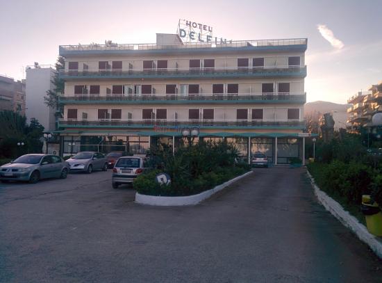 Πάτρα: Εκτός των ξενοδοχείων "Δελφίνι" και "Άδωνις" οι φοιτητές μετά τις 31 Γενάρη επειδή το Ίδρυμα Νεολαίας και Δια βιου μάθησης δεν πληρώνει- Ανάστατα 140 άτομα!