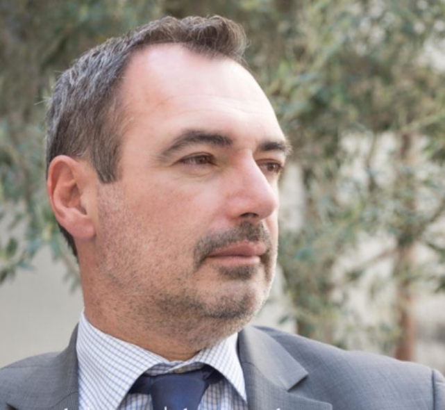 Κοινοβουλευτική παρέμβαση Κατσανιώτη για τον καταυλισμό Ρομά στο Ριγανόκαμπο