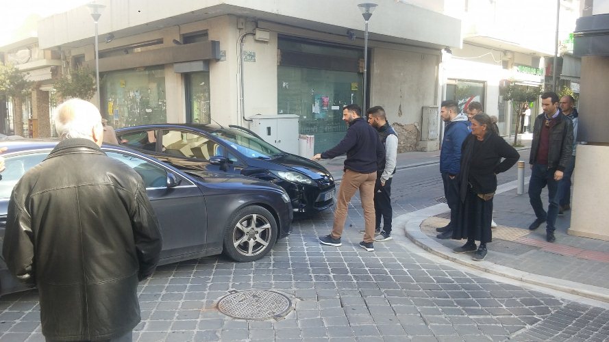 Κάτω Αχαΐα: Τίποτα δεν τους... σταματά - Ούτε το δεύτερο ΣΤΟΠ! Νέο τροχαίο στην Αγίου Ιωάννου και Πατρών Πύργου! ΦΩΤΟΓΡΑΦΙΕΣ