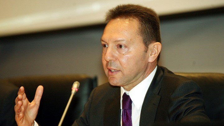 Στην πρόταση για προληπτικό πρόγραμμα στήριξης μετά το καλοκαίρι επιμένει ο Στουρνάρας