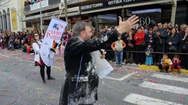 Η απάντηση Φερεντίνου για την "τσαντίλα" του στο Καρναβάλι της Καλαμάτας