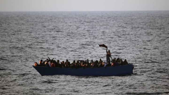 Τούρκοι αποβιβάστηκαν στις Οινούσσες και ζητούν πολιτικό άσυλο