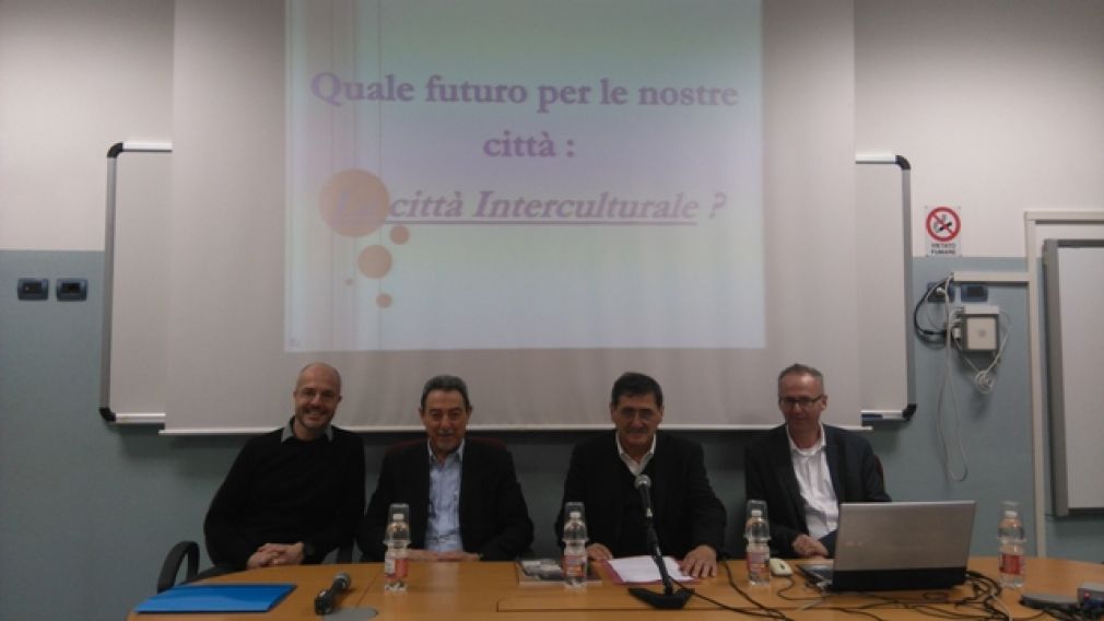 «Όχι στον εγκλωβισμό προσφύγων»-Ομιλία του Κ. Πελετίδη σε συνέδριο για τη μετανάστευση στη Μόντενα της Ιταλίας