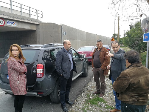 Ο υπουργός Υποδομών στην υπο κατασκευή σιδηροδρομική γραμμή- Μαζί του ο βουλευτής Ανδρέας Ριζούλης