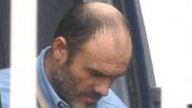 Πάτρα: ΒΙΝΤΕΟ η στιγμή που ο Παλαιοκώστας βγαίνει από την κλούβα - Οι αντιδράσεις του