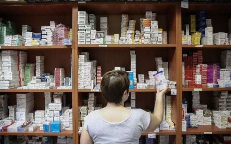 ΑΠΙΣΤΕΥΤΟ: Φαρμακεία χωρίς φάρμακα! Ακόμη και κατά τις βραδινές εφημερίες γυρίζουν την πόλη οι πατρινοί αναζητώντας φάρμακα