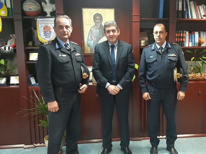 Εθιμοτυπική επίσκεψη της νέας Διοίκησης της Πυροσβεστικής Υπηρεσίας στο γραφείο του Αντιπεριφερειάρχη Αχαΐας