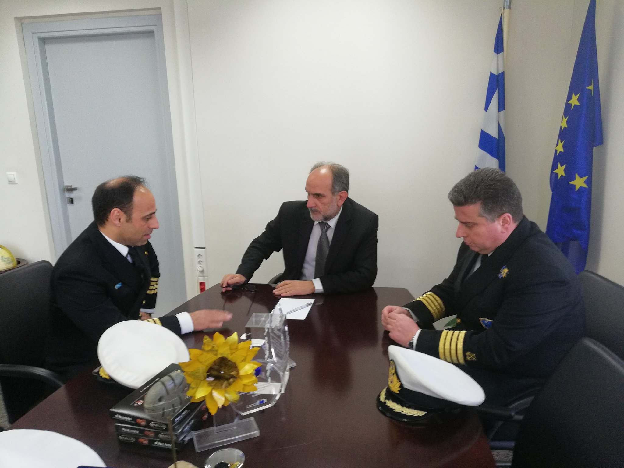 Πάτρα: Στο γραφείο του Περιφερειάρχη Απ. Κατσιφάρα ο νέος Λιμενάρχης Δρόσος Ρεΐζης - ΦΩΤΟ