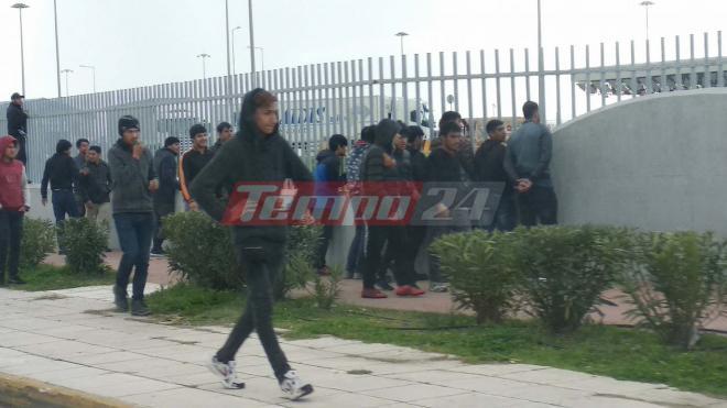 Μεταφέρονται οι μετανάστες της Πάτρας σε οργανωμένη δομή; Που θα πάνε - Τί είπε ο Δημήτρης Βίτσας στη Βουλή