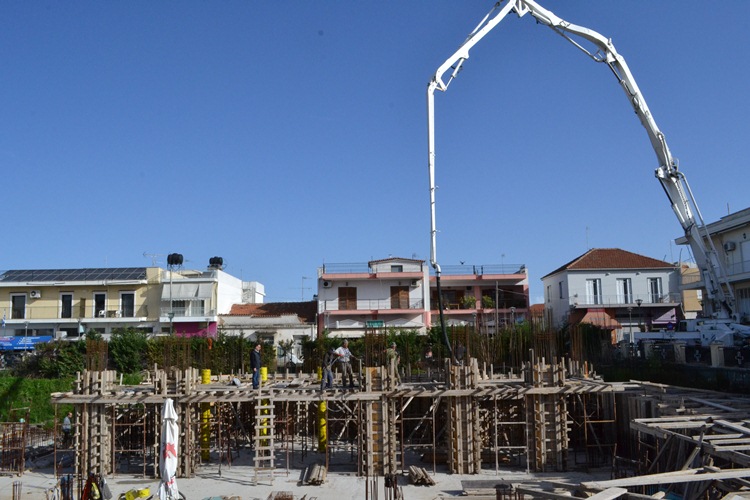 Κάτω Αχαΐα: Έπεσαν τα πρώτα μπετά για το ημιυπόγειο του Αγίου Ιωάννη! ΦΩΤΟ