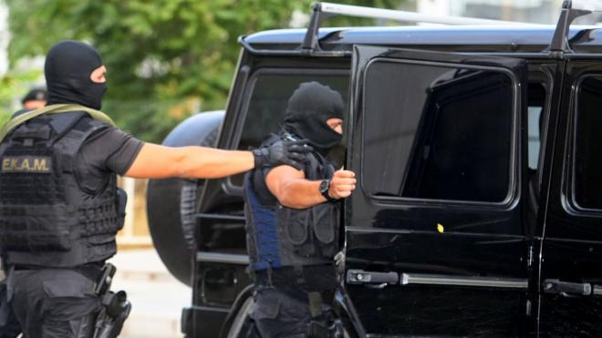 ΕΚΤΑΚΤΟ: Μεγάλη επιχείρηση της Αντιτρομοκρατικής - Έξι συλλήψεις - Έχουν εντοπιστεί εκρηκτικά