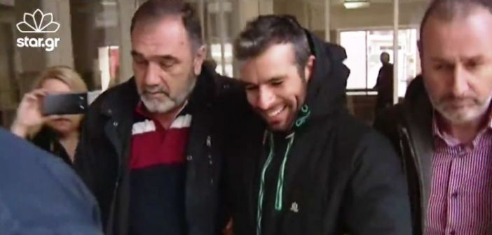 Αγρίνιο: Νέες καταγγελίες για τη δράση του 30χρονου παιδόφιλου που εμφανίστηκε στο δικαστήριο ...χαμογελαστός- BINTEO