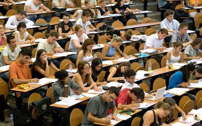 Άρχισαν οι ηλεκτρονικές αιτήσεις για τις μετεγγραφές αδελφών στα ΑΕΙ