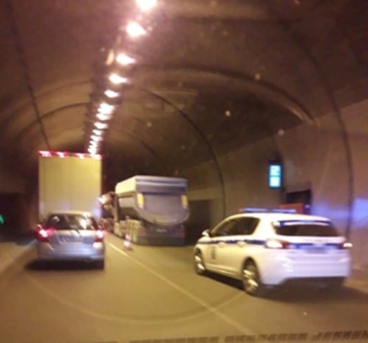 ΤΩΡΑ - Σοβαρό τροχαίο στην Ναύπακτο - Σφοδρή σύγκρουση ιχ με φορτηγό σε τούνελ της Περιμετρικής - Τέσσερις τραυματίες - Ένας πολύ σοβαρά