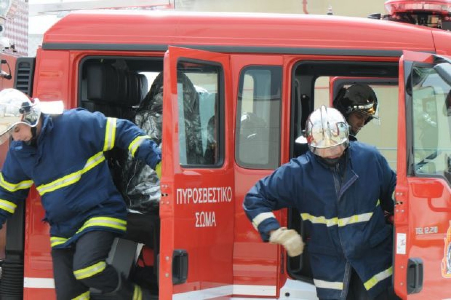 Πάτρα- Τώρα: Φωτιά σε διαμέρισμα 5ου ορόφου