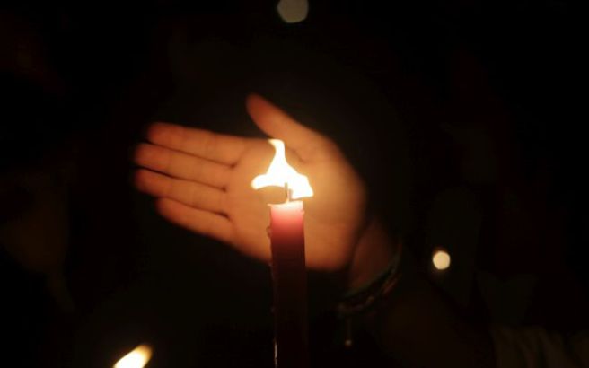 Ιερέας κάνει Ανάσταση με πατίνι και γίνεται viral - ΒΙΝΤΕΟ