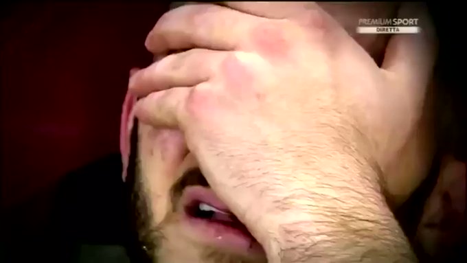 Τα δάκρυα του Μανωλά στο τέλος του αγώνα - ΒΙΝΤΕΟ