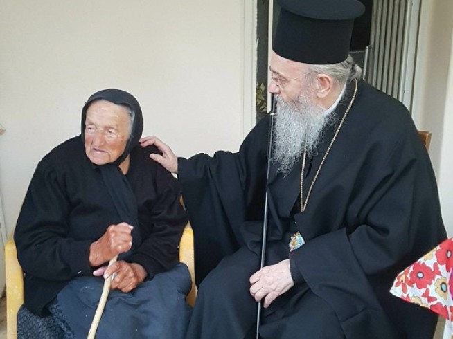 H αποστομωτική απάντηση υπεραιωνόβιας στον Μητροπολίτη Ναυπάκτου για τα ..γηρατειά - ΒΙΝΤΕΟ