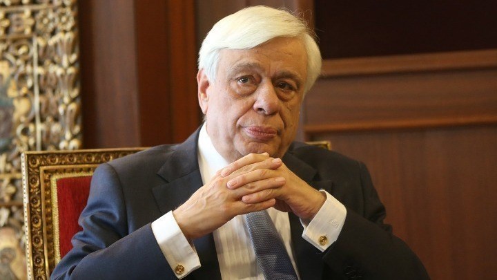 Παρασημοφόρησαν τον Παυλόπουλο στο Πατριαρχείο Αλεξανδρείας