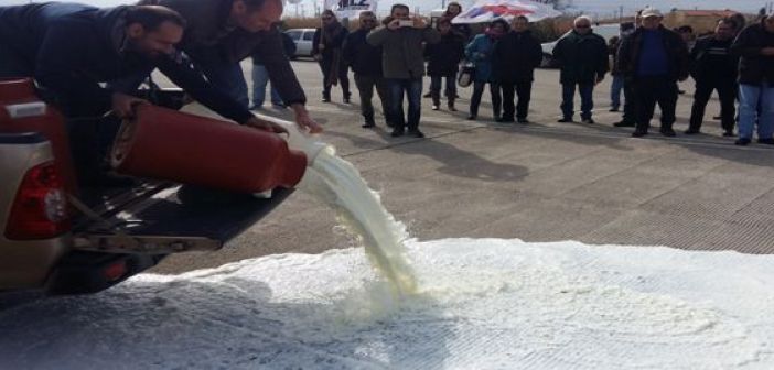 Κάλεσμα σε κινητοποίηση στον κόμβο Αμφιλοχίας την Τετάρτη