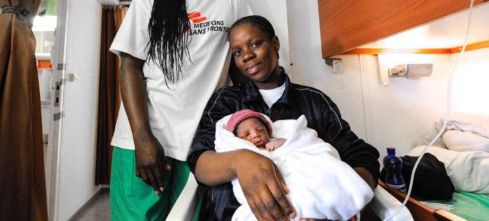 Μετανάστρια γέννησε σε σκάφος ΜΚΟ το «Θαύμα»