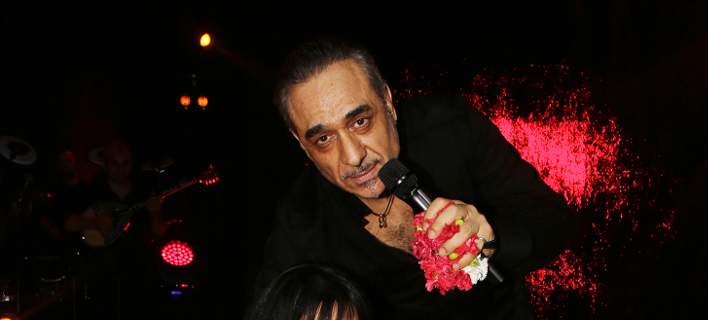 Εξαλλοι οι Αλβανοί με τον Νότη Σφακιανάκη: Εδώ που έντυνες θα γλείψεις, γάιδαρε