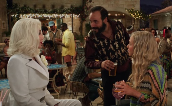 Ο Πάνος Μουζουράκης στο "Mamma Mia 2" δίπλα στη Σερ - ΒΙΝΤΕΟ