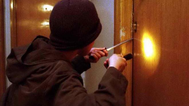 "Καίει" τον δικηγόρο που κατηγορείται ότι κακοποιούσε τα εγγόνια του η ιατροδικαστική εξέταση - Παραιτήθηκε ο δικηγόρος του - ΒΙΝΤΕΟ