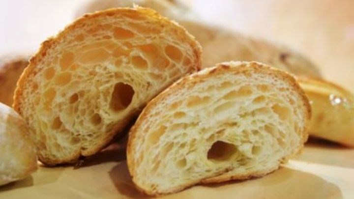 Ψωμί από… χρυσάφι σε εστιατόριο της Μυκόνου - 28 ευρώ για 4 φέτες - ΒΙΝΤΕΟ