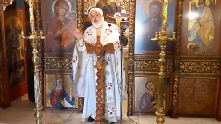 Ιερέας από άμβωνος επιτίθεται κατά της Κυβέρνησης - Αν τους είχα μπροστά μου θα τους έκοβα...ΒΙΝΤΕΟ