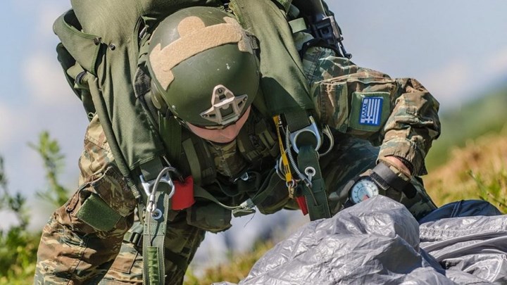 Τι είπε ο αλεξιπτωτιστής στους γονείς του πριν πάει στη μονάδα του και πυροβολήσει