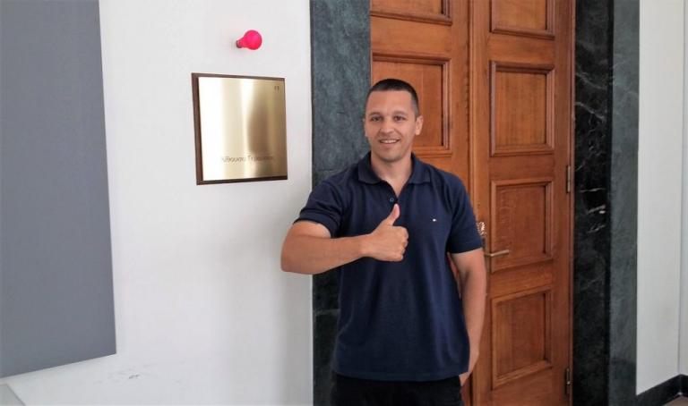 Athens Pride 2018: Νέα αθλιότητα Κασιδιάρη! Έβαλε… κόκκινο φωτάκι στην Βουλή!