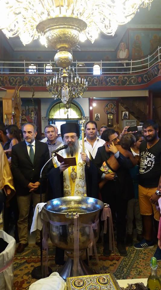 Σαγέικα: Συγκίνηση στην ομαδική βάπτιση 40 παιδιών Ρομά από τον Μητροπολίτη Πατρών Χρυσόστομο – ΦΩΤΟΓΡΑΦΙΕΣ