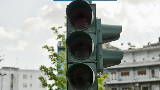 Πάτρα: Εκτός λειτουργίας φωτεινοί σηματοδότες στον κόμβο Κουρτέση