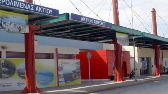 Μετανάστες θα "πέταγαν" με πλαστά έγγραφα από το Άκτιο