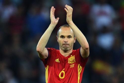 Τίτλοι τέλους από την εθνική Ισπανίας για Ινιέστα