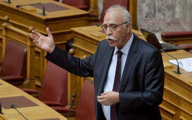 Βίτσας: Στόχος η μείωση των προσφύγων στα νησιά σε 10.000