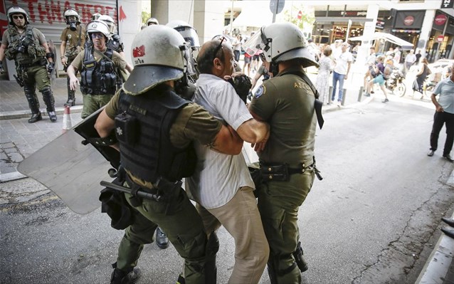 Συνδικαλιστικά Στελέχη της ΠΟΕΔΗΝ έφαγαν άγριο ξύλο από τα ΜΑΤ