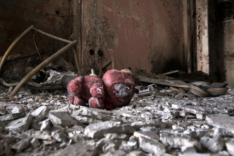 Η Ελλάδα "αιμορραγεί": Στους 88 οι νεκροί - Σε απόγνωση οι συγγενείς των αγνοουμένων -Τι λένε άνθρωποι που έζησαν την τραγωδία - ΦΩΤΟ